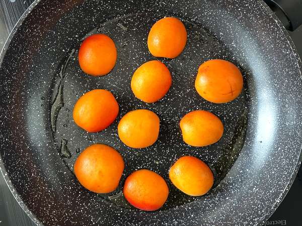 Aprikot panggang, roket dan salad burrata - Persiapan langkah 2