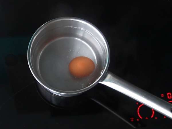 Mayones alpukat yang lembut dengan telur rebus - tanpa telur mentah - Persiapan langkah 1