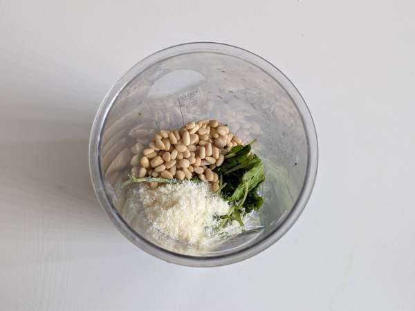 Pesto roket yang segar dan lembut dalam 5 menit - Persiapan langkah 1
