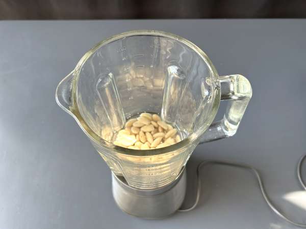 Andalusia Ajoblanco: sup dingin yang selalu Anda inginkan di musim panas - Persiapan langkah 3