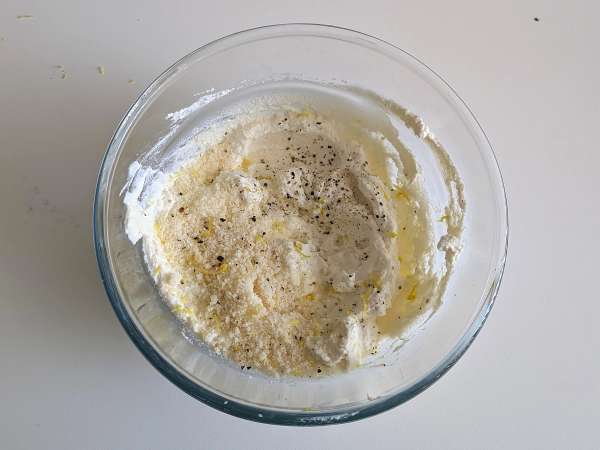 Tortelloni di bresaola yang diisi dengan roket dan keju ricotta: lezat dan siap dalam 10 menit! - Persiapan langkah 2