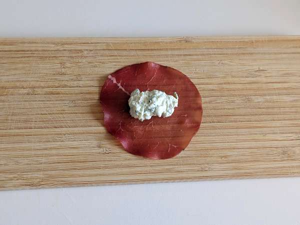 Tortelloni di bresaola yang diisi dengan roket dan keju ricotta: lezat dan siap dalam 10 menit! - Persiapan langkah 4