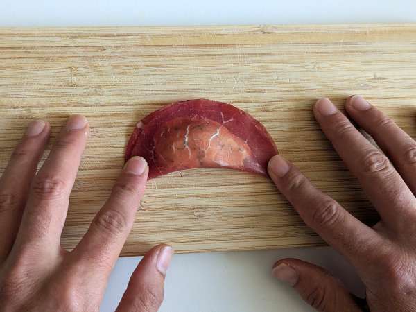 Tortelloni di bresaola yang diisi dengan roket dan keju ricotta: lezat dan siap dalam 10 menit! - Persiapan langkah 5