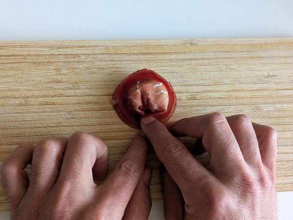 Tortelloni di bresaola yang diisi dengan roket dan keju ricotta: lezat dan siap dalam 10 menit! - Persiapan langkah 6