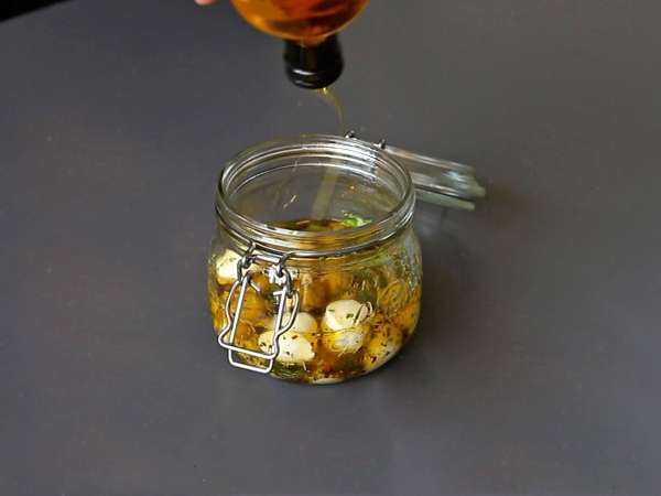 Bola-bola mozzarella yang diasinkan untuk minuman beralkohol atau salad! - Persiapan langkah 4