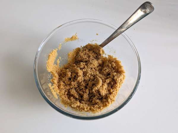 Kue keju gurih satu porsi dengan kemangi dan tomat ceri: ide lezat untuk prasmanan dan minuman beralkohol - Persiapan langkah 2