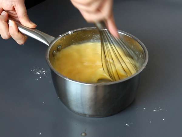 Tiramisu lemon, hidangan klasik dengan sentuhan rasa yang tajam - Persiapan langkah 1