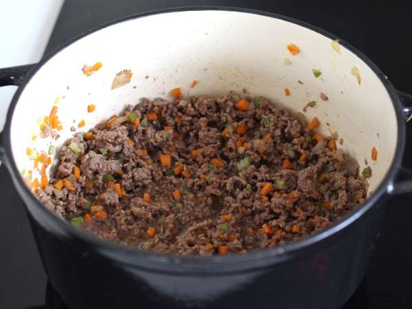 Pasta dengan saus bolognese - tagliatelle al ragù alla bolognese - Persiapan langkah 3