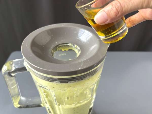 Krim cukini dengan apel hijau dan yoghurt siap dalam 30 menit - Persiapan langkah 6