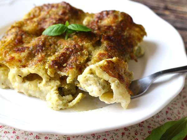 Pesto cannelloni au gratin yang creamy: resep yang mudah dan lezat - Persiapan langkah 10