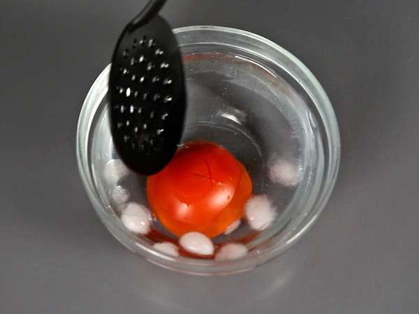 Saus tomat mentah dengan rasa yang lengkap, ideal untuk topping pizza atau pinsa. - Persiapan langkah 2