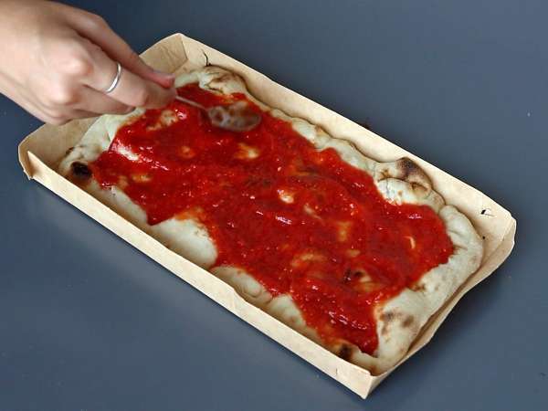 Saus tomat mentah dengan rasa yang lengkap, ideal untuk topping pizza atau pinsa. - Persiapan langkah 6
