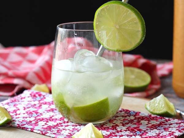 Lemon Caipirinha: minuman Brasil yang mudah dibuat tanpa pengocok koktail - Persiapan langkah 6