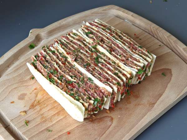 Kebab lavash dengan tortilla, kebab panggang oven yang terkenal mudah! - Persiapan langkah 7