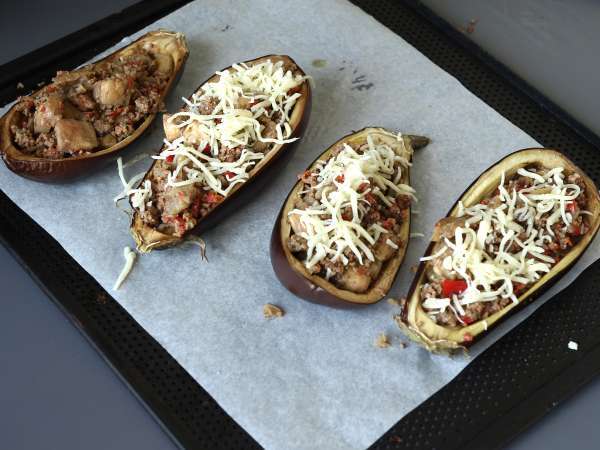 Terong isi dengan mozzarella au gratin - Persiapan langkah 7