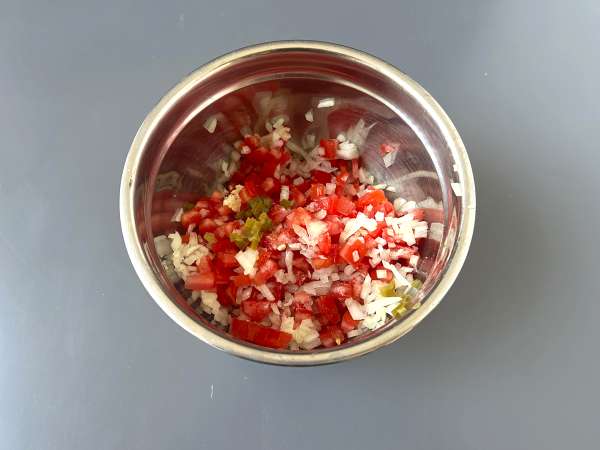 Huevos rancheros: resep Meksiko yang ikonik dan lezat - Persiapan langkah 1