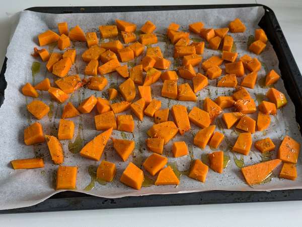 Meatloaf labu dengan jamur dan keju scamorza berserabut: resep panggang yang enak dan mudah - Persiapan langkah 1