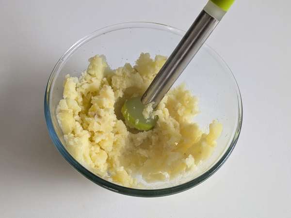 Meatloaf labu dengan jamur dan keju scamorza berserabut: resep panggang yang enak dan mudah - Persiapan langkah 2