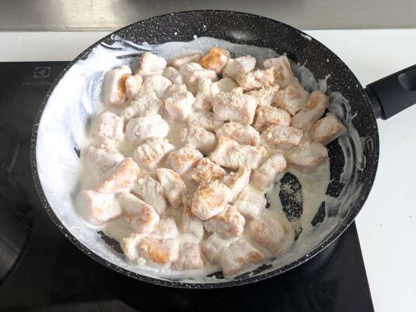 Gnocchi labu yang lembut dengan Philadelphia dan kacang kenari yang renyah - Persiapan langkah 7