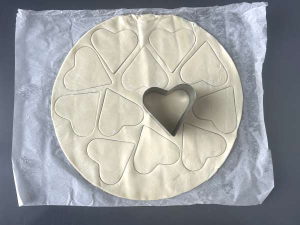 Biskuit hantu: resep Halloween termudah dan terlucu untuk dibuat bersama anak-anak - Persiapan langkah 1