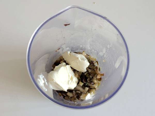 Pasta krim dengan radicchio, bacon renyah, dan kenari: resep cepat dan tak tertahankan - Persiapan langkah 4