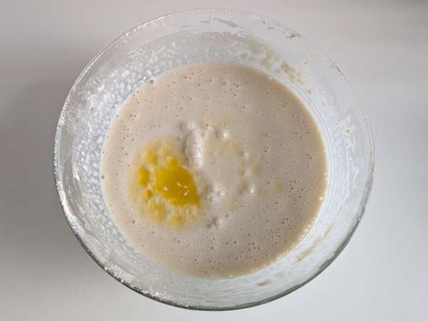 Crespelle ricotta dan jamur: resep vegetarian krim yang sempurna untuk setiap kesempatan - Persiapan langkah 2