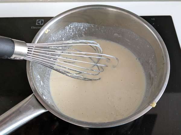 Crespelle ricotta dan jamur: resep vegetarian krim yang sempurna untuk setiap kesempatan - Persiapan langkah 7