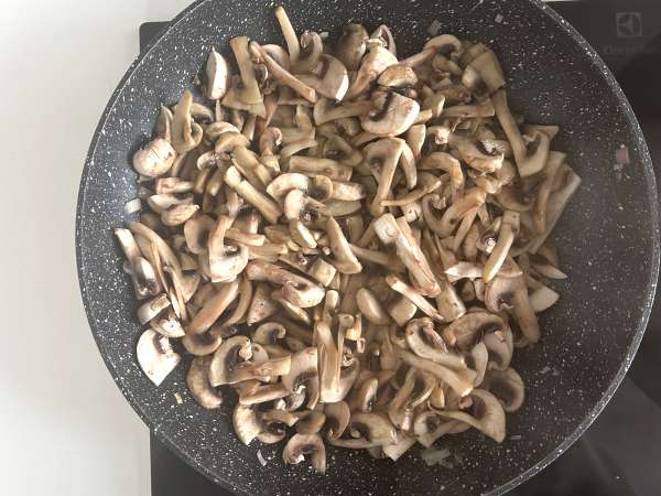 Bayam dan jamur flan - Persiapan langkah 5