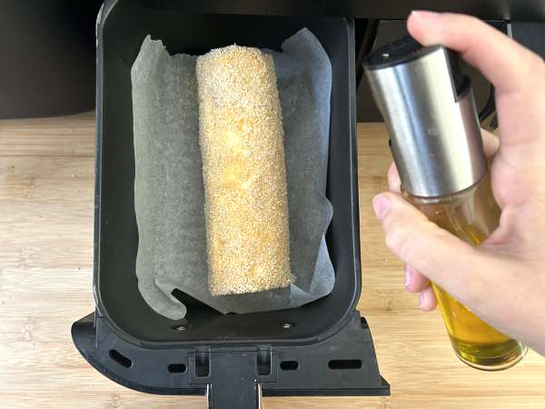 Roti panggang keju kambing yang renyah dan meleleh di mulut dilapisi tepung roti dengan Air Fryer: kenyamanan mutlak! - Persiapan langkah 6