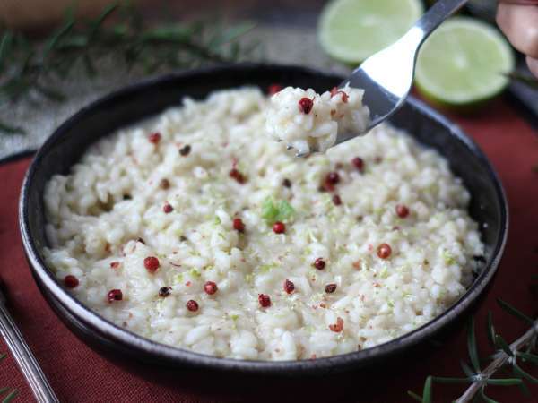 Risotto jeruk nipis dan lada merah muda: resep vegetarian yang elegan untuk makan malam istimewa - Persiapan langkah 7