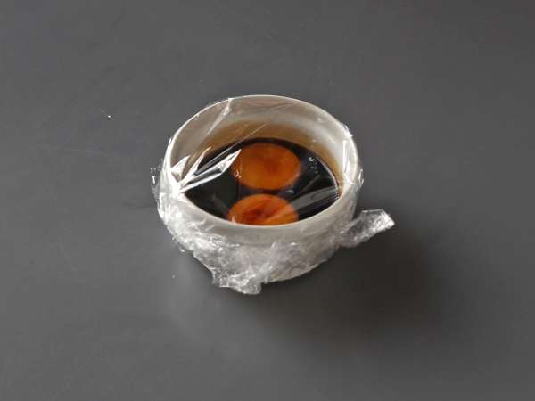 Onigiri dengan kuning telur yang diawetkan dengan kecap asin - Persiapan langkah 1