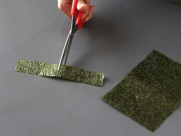 Onigiri dengan kuning telur yang diawetkan dengan kecap asin - Persiapan langkah 4