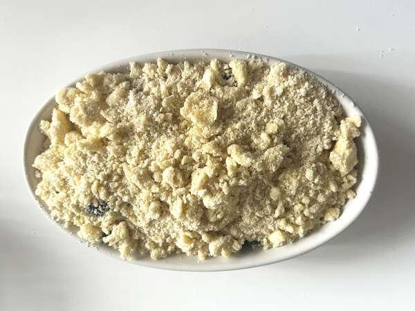 Blueberry almond crumble: keemasan di bagian atas, berair di bagian dalam - Persiapan langkah 4