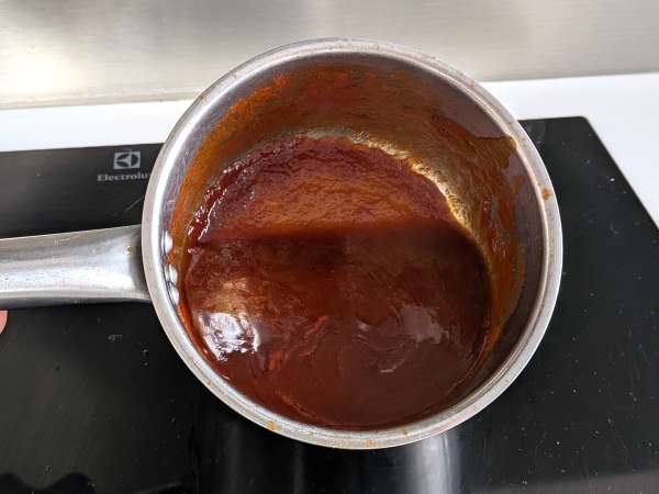 Bakso dalam penggorengan udara dengan saus barbekyu asam manis: resep yang mudah dan enak - Persiapan langkah 3