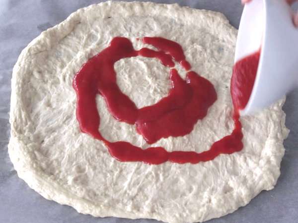 Pizza Margherita yang lembab - Persiapan langkah 8