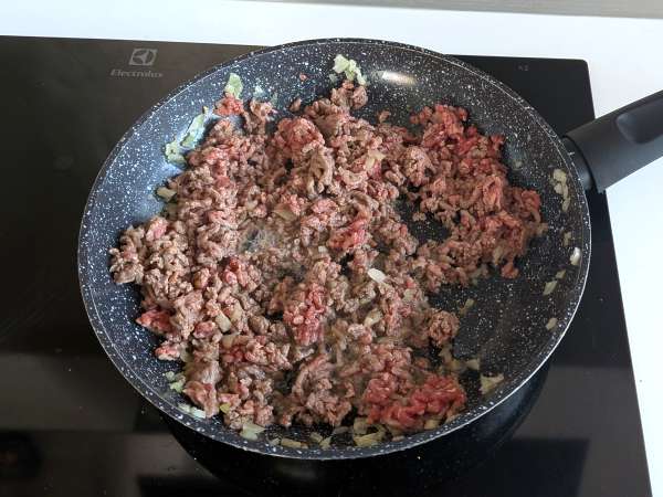 Roti burger penggorengan udara: cocok untuk makan malam yang cepat dan lezat - Persiapan langkah 1