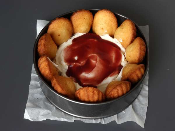 Charlotte buah merah dengan madeleine - Persiapan langkah 5