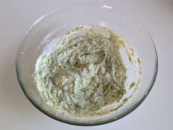 Conchiglioni diisi dengan ricotta, cukini, dan lemon: krim dan au gratin di dalam oven - Persiapan langkah 5