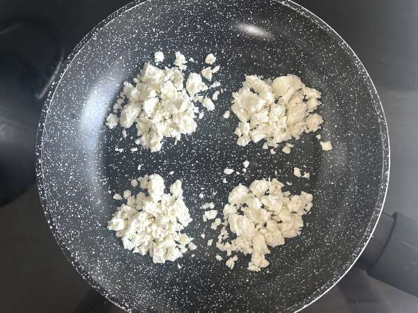 Telur feta renyah: resep yang sangat sederhana dan sedang tren - Persiapan langkah 4