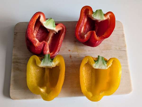 Paprika isi vegetarian panggang: resep mudah dan lezat dengan sayuran dan keju mozzarella - Persiapan langkah 1
