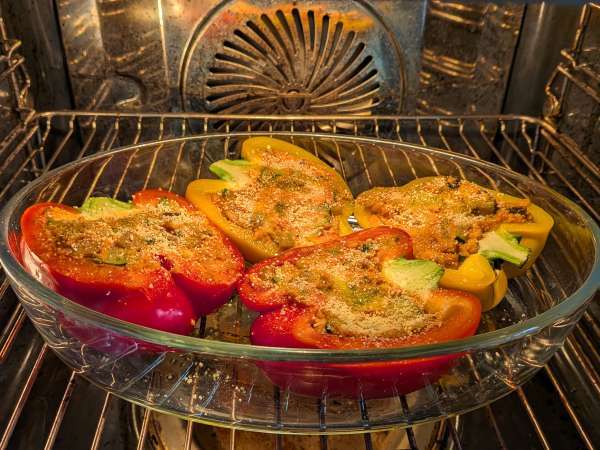 Paprika isi vegetarian panggang: resep mudah dan lezat dengan sayuran dan keju mozzarella - Persiapan langkah 8
