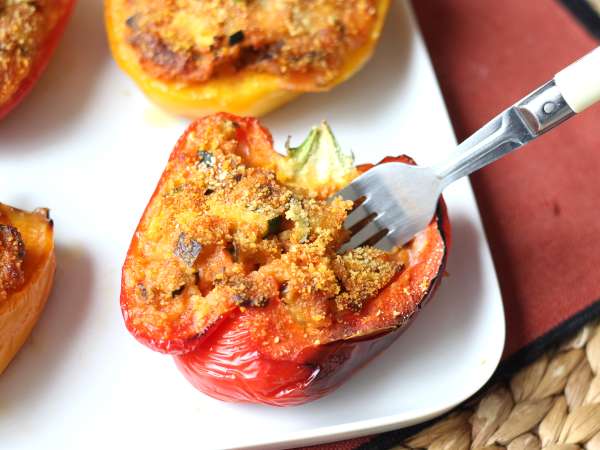 Paprika isi vegetarian panggang: resep mudah dan lezat dengan sayuran dan keju mozzarella - Persiapan langkah 9