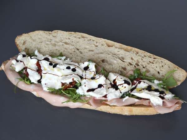 Sandwich gourmet Italia dengan keju mortadella dan burrata - Persiapan langkah 6