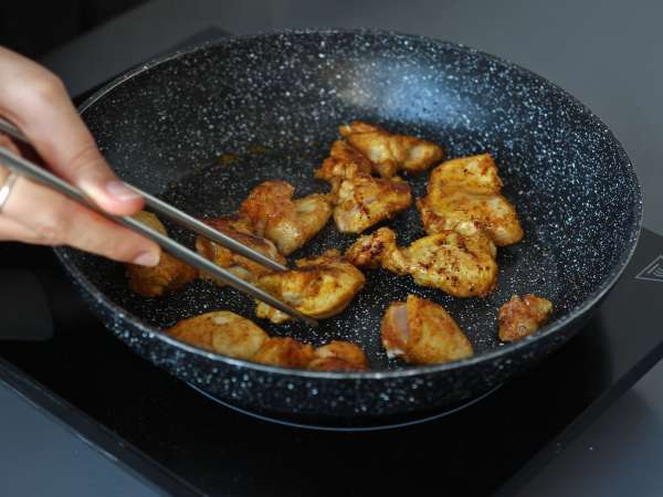 Mi Udon Ayam dengan Saus Kari Thailand yang Creamy - Persiapan langkah 2