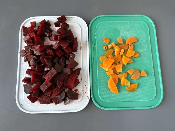 Salad bit dengan halloumi panggang - Persiapan langkah 1