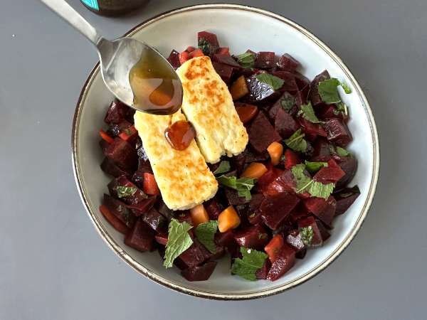 Salad bit dengan halloumi panggang - Persiapan langkah 8