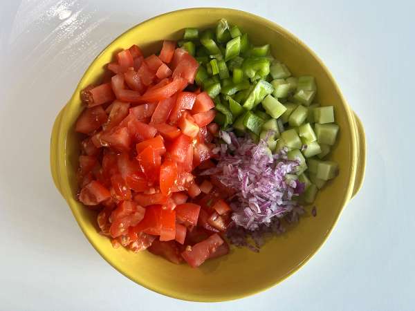 Salad lentil, feta, dan edamame dengan sayuran renyah - Persiapan langkah 1