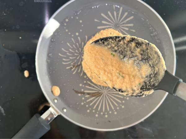 Pancake asin dengan kacang lentil merah: resep mudah dan kaya protein - Persiapan langkah 6