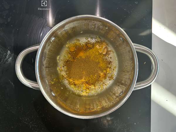Kari lentil merah muda dengan santan: resep mudah dan lembut - Persiapan langkah 3