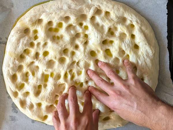 Focaccia pedesaan dengan bawang bombay dan rosemary - Persiapan langkah 9
